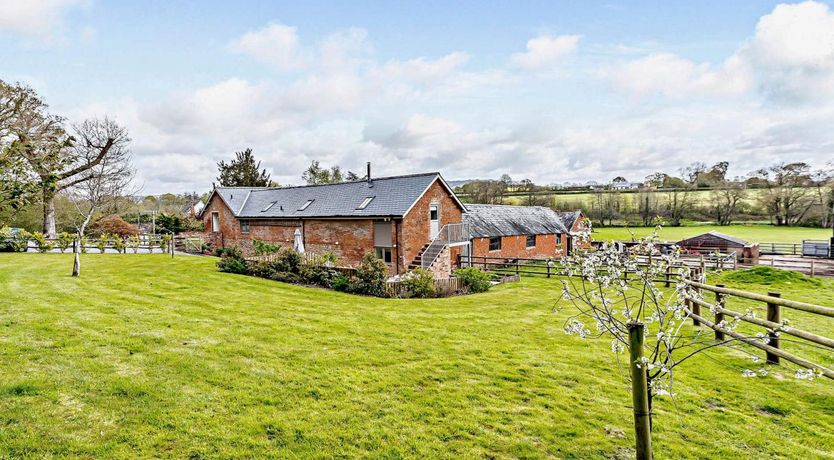 Photo of 4 Bed in Honiton