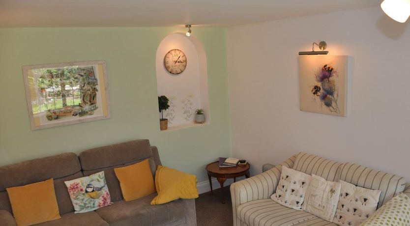 Photo of 2 Bed in South Knighton