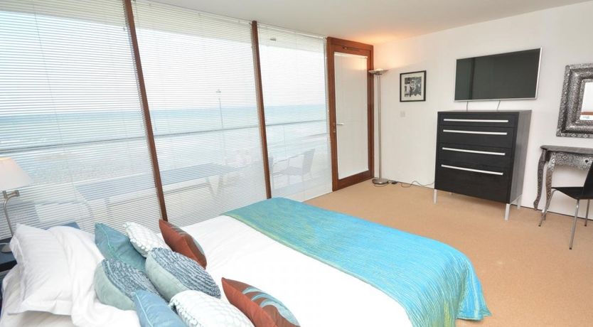 Photo of 2 Bed in Westward Ho