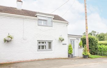 Little Beeches Holiday Cottage