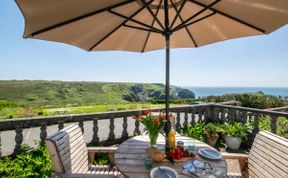 Photo of in Mullion Cove (52468)