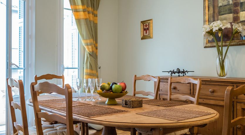 Photo of Belle Epoque- Traditional bourgeois