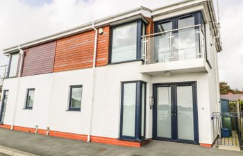 7 Marina View Apartment
