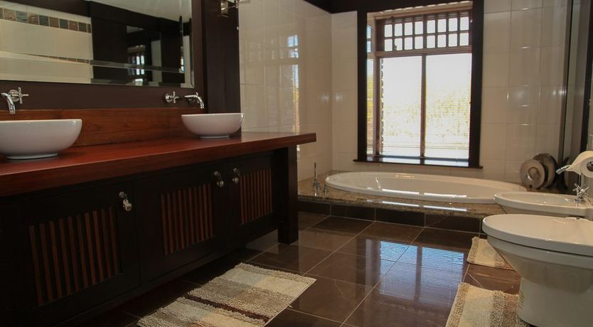 Photo of Luxury Lake View