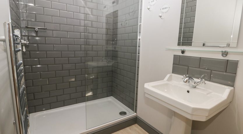 Photo of Lowdale Barns West