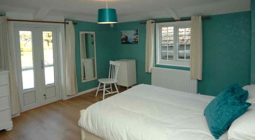 Photo of Old Lyn Cottage