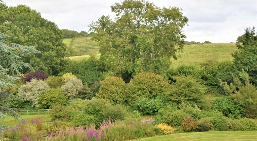 Photo of 8 Bed in South Poorton