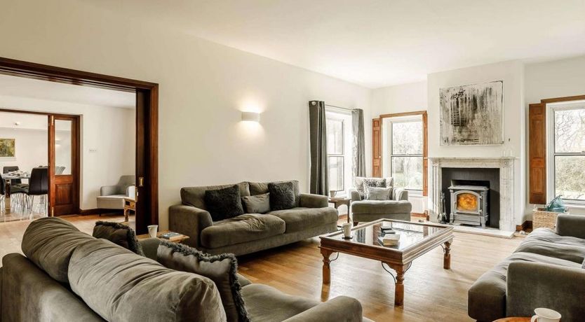 Photo of 8 Bed in South Poorton