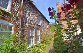 Photo of hollyhock-cottage