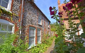 Photo of Hollyhock Cottage