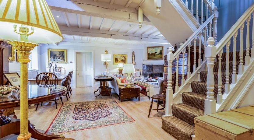 Photo of 5 Bed in Beaulieu