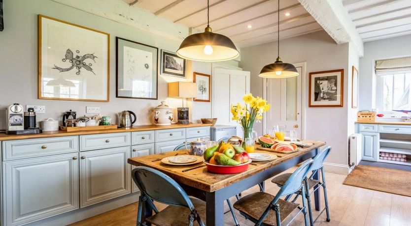 Photo of 5 Bed in Beaulieu