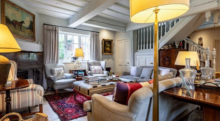 Photo of 5 Bed in Beaulieu