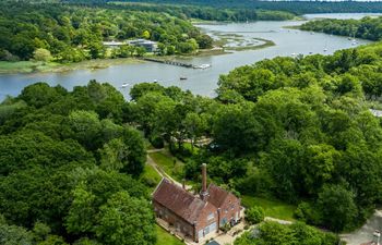 in Beaulieu  (52729) Holiday Cottage