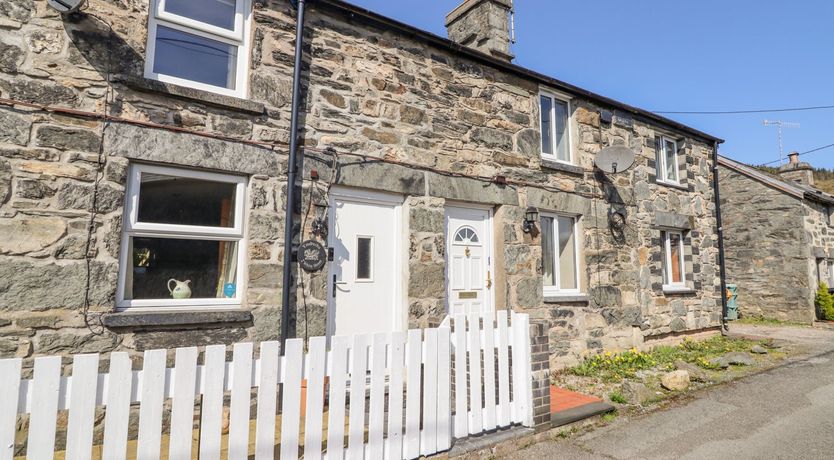 Photo of 2 White Street