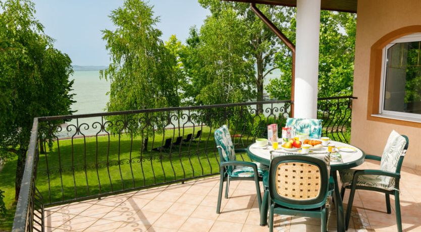 Photo of Lakefront 1