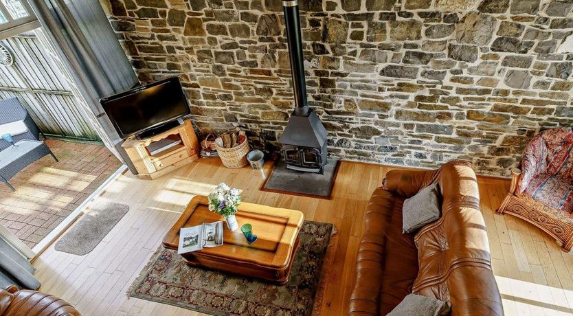 Photo of 1 Bed in Nantgaredig