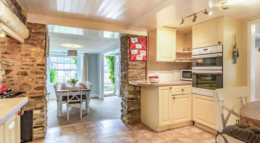 Photo of 4 Bed in Lostwithiel