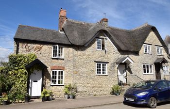 1 Bed in Sherborne Holiday Cottage