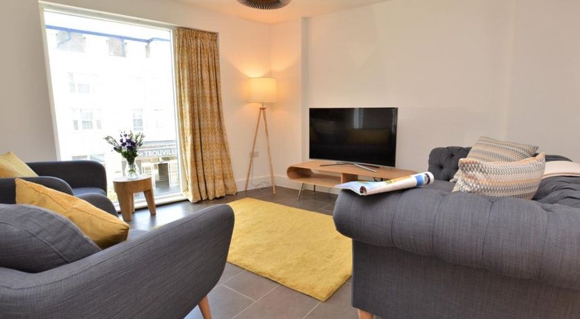 Photo of 2 Bed in Bournemouth