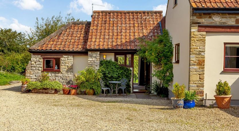 Photo of 1 Bed in Middle Stoughton