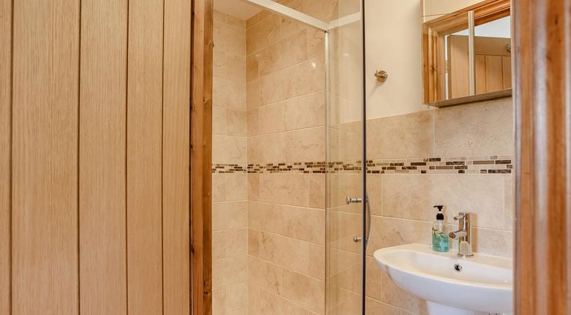 Photo of 1 Bed in Middle Stoughton