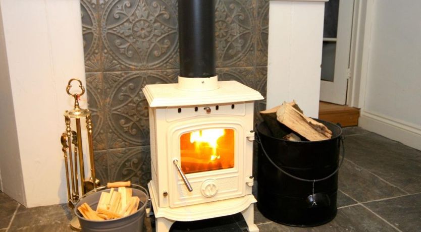 Photo of 1 Bed in Middle Stoughton