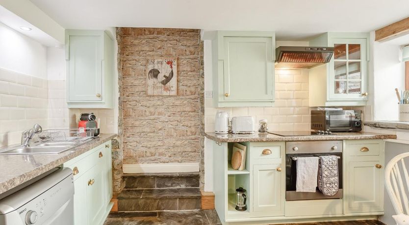 Photo of 1 Bed in Middle Stoughton