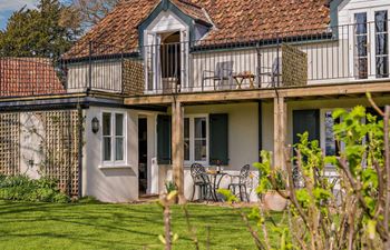1 Bed in Dorchester Holiday Cottage