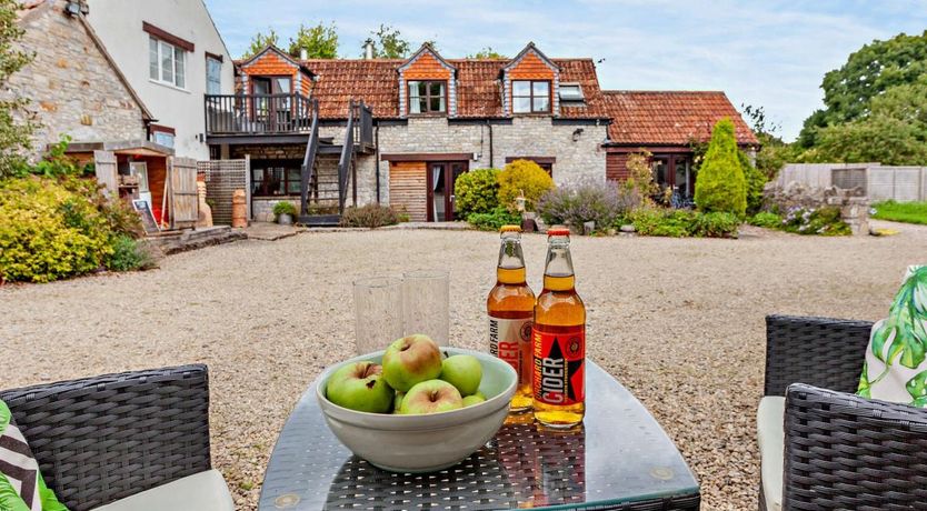 Photo of 1 Bed in Middle Stoughton