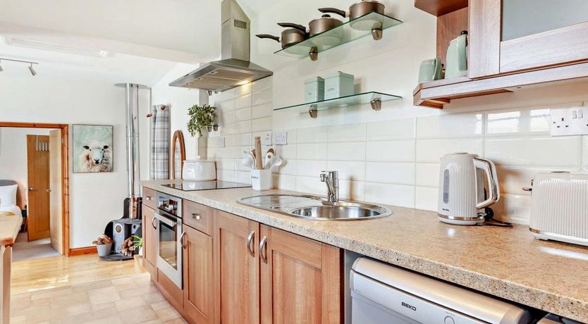 Photo of 1 Bed in Middle Stoughton