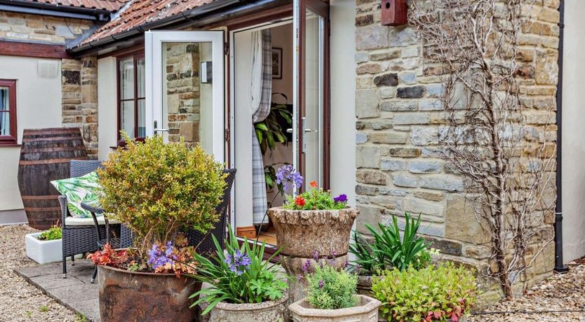 Photo of 1 Bed in Middle Stoughton