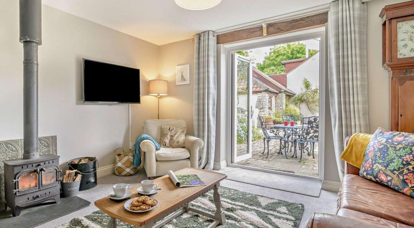 Photo of 2 Bed in Middle Stoughton