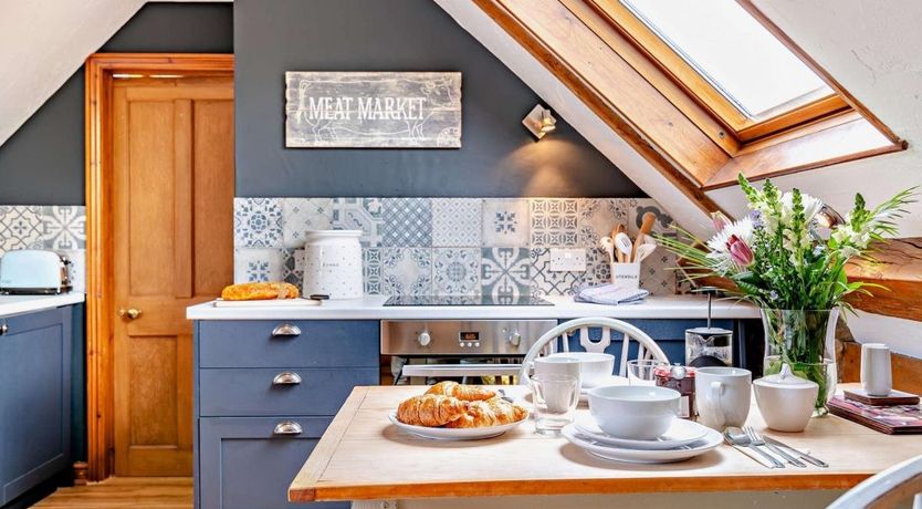 Photo of 1 Bed in Middle Stoughton