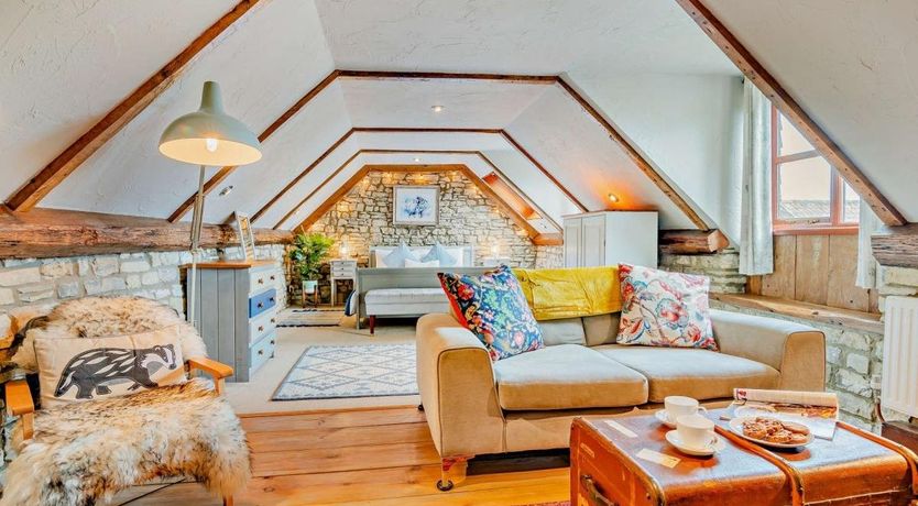 Photo of 1 Bed in Middle Stoughton