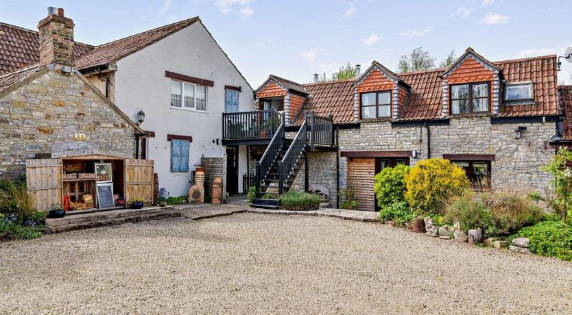 Photo of 1 Bed in Middle Stoughton