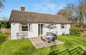 in Charmouth  (50033) Holiday Cottage