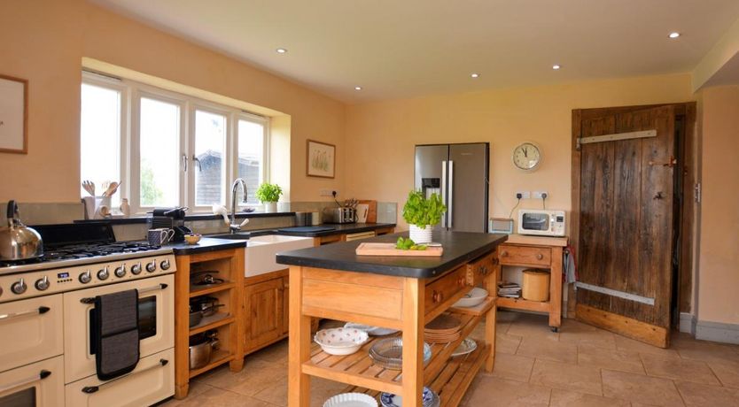 Photo of 4 Bed in Llandinam