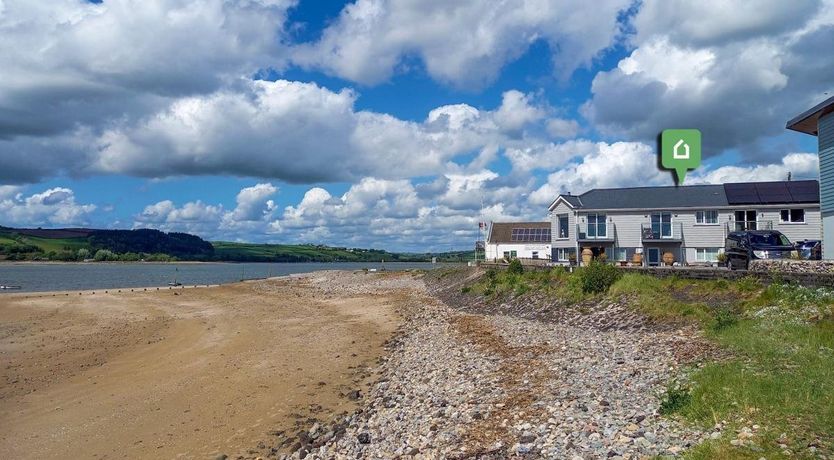 Photo of 3 Bed in Ferryside