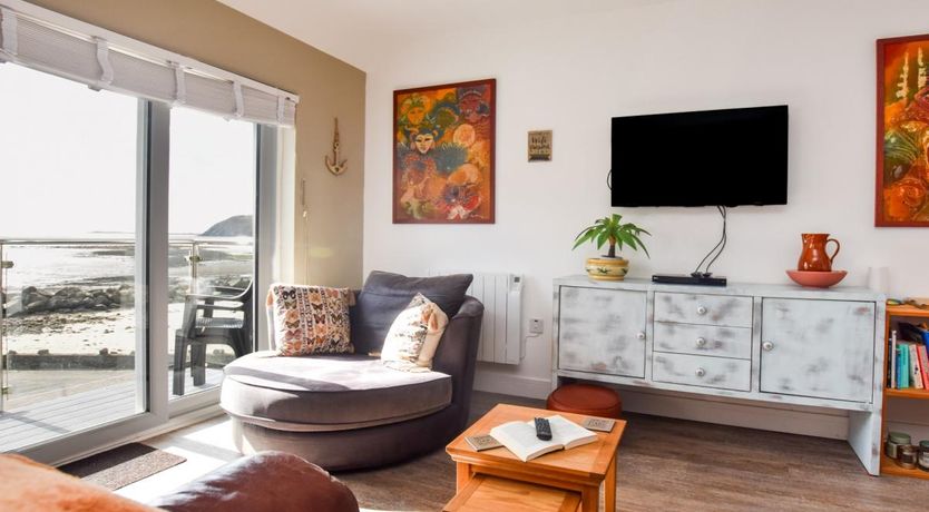 Photo of 3 Bed in Ferryside