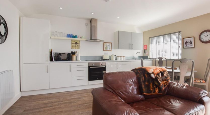 Photo of 3 Bed in Ferryside