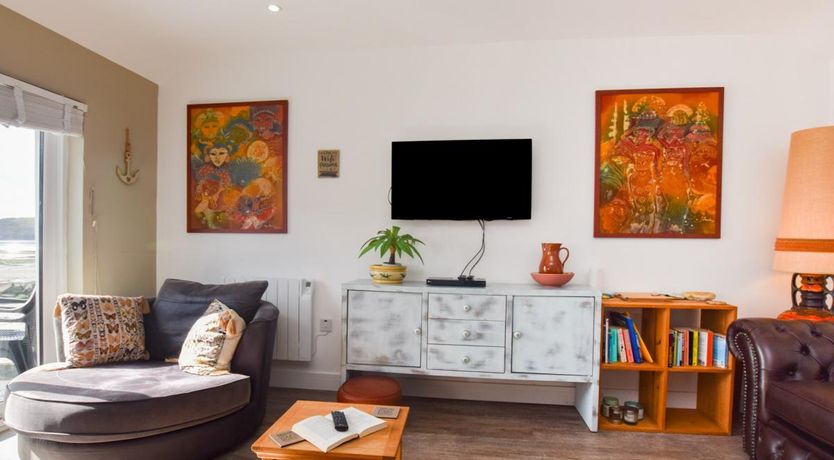 Photo of 3 Bed in Ferryside