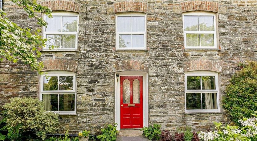 Photo of in Tintagel  (51537)