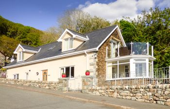 Arnant Holiday Home