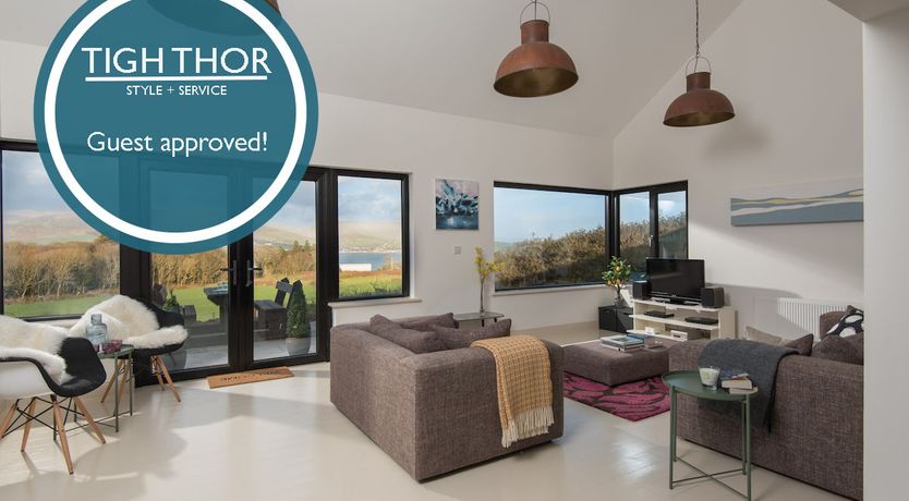 Photo of Tigh Thor - Contemporary home with hot tub!