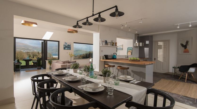 Photo of Tigh Thor - Contemporary home with hot tub!