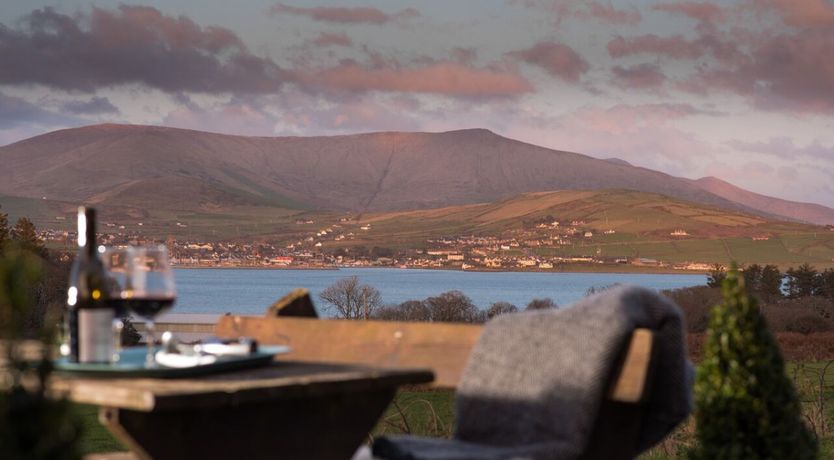 Photo of Tigh Thor - Contemporary home with hot tub!