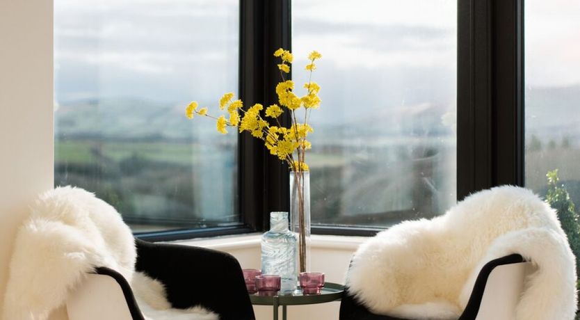 Photo of Tigh Thor - Contemporary home with hot tub!