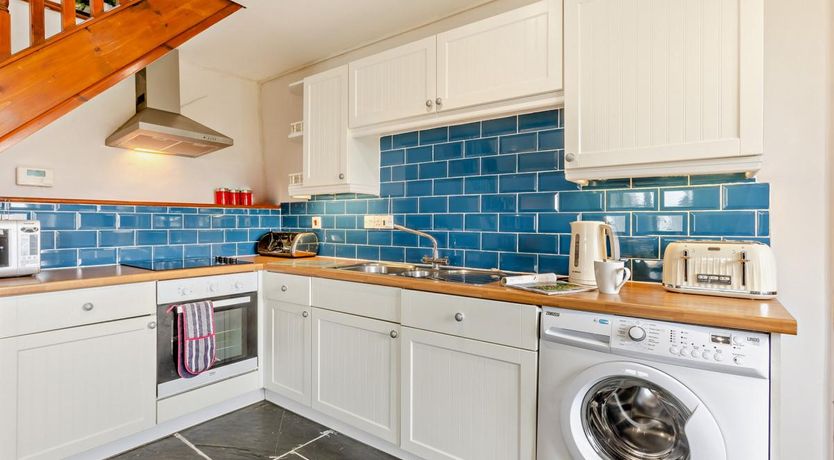 Photo of 2 Bed in Pyworthy