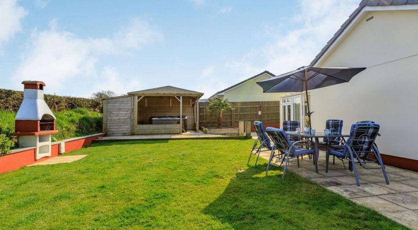 Photo of 3 Bed in Hartland